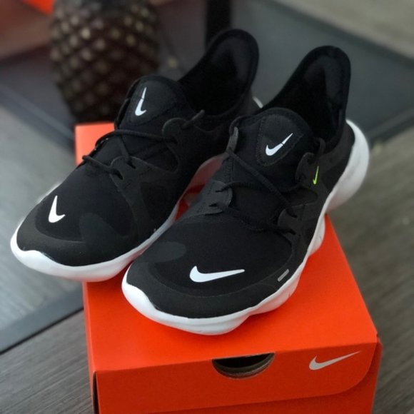 nike free run black white